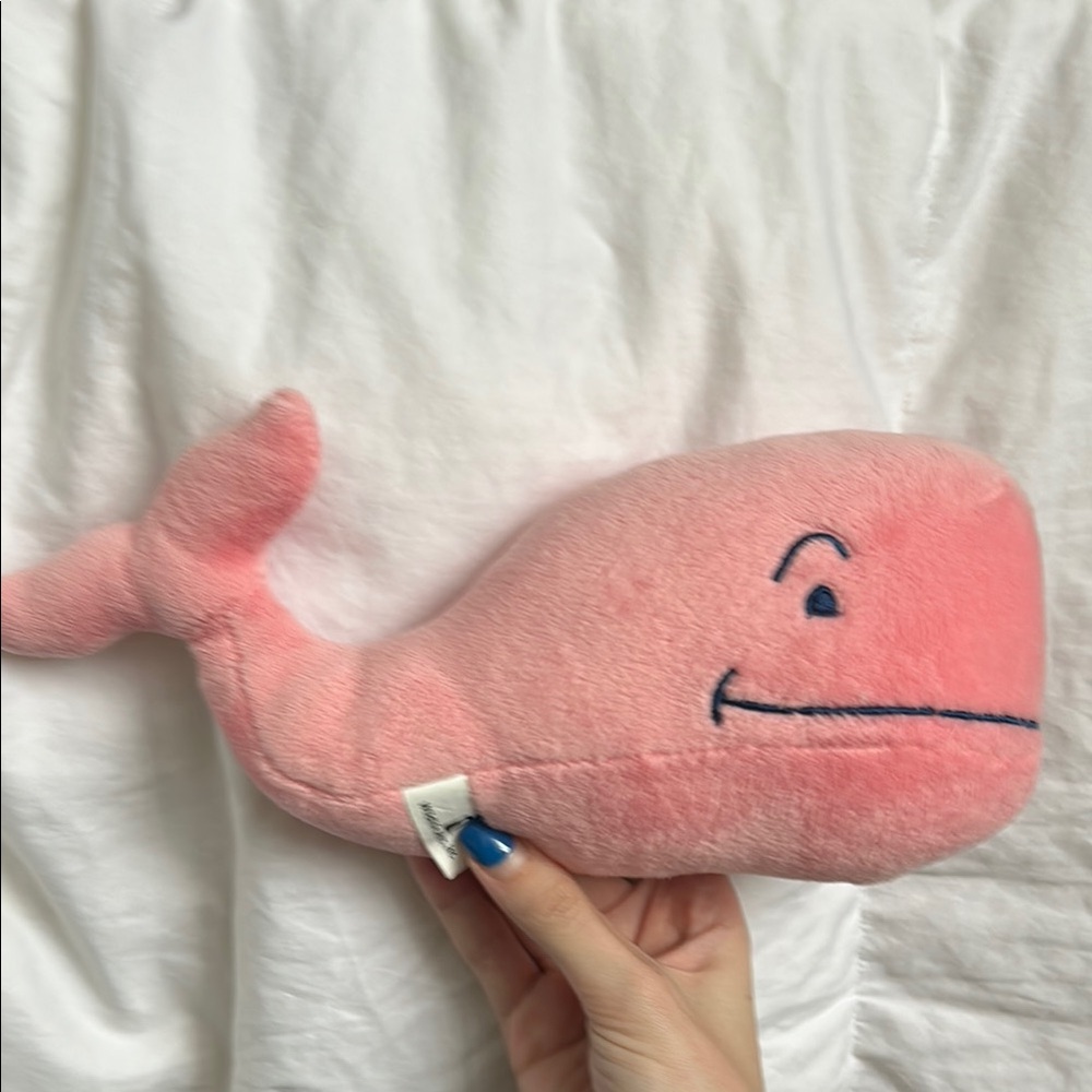 ✨3 for 20✨ Vineyard Vines Pink Stuffed Whale Toy - Picture 2 of 2